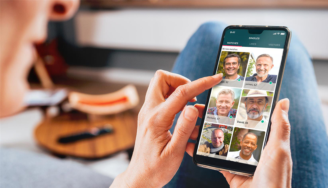 Senior Online Dating: Exploring the World of Dating Apps and Websites for Boomers